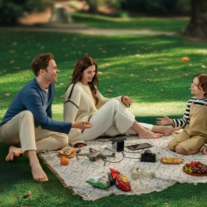 Cuktech Powerbank 300W 40000mAh vezeték nélküli töltéssel 2x USB-C + 2x USB-A - Fekete-12