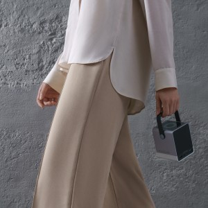 Cuktech Powerbank 300W 40000mAh vezeték nélküli töltéssel 2x USB-C + 2x USB-A - Fekete-5