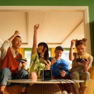 Cuktech Powerbank 300W 40000mAh vezeték nélküli töltéssel 2x USB-C + 2x USB-A - Fekete-9