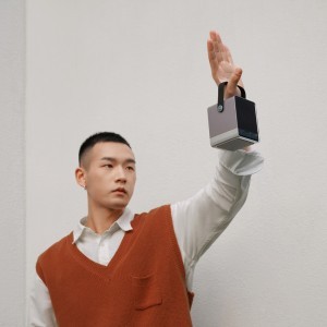 Cuktech Powerbank 300W 40000mAh vezeték nélküli töltéssel 2x USB-C + 2x USB-A - Fekete-10