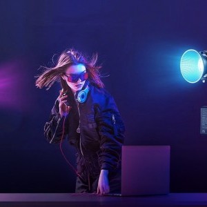 Neewer MS60C RGB LED-lámpa-4