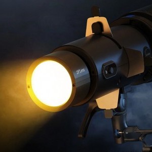 NEEWER LS-300 300W SPOTLÁMPA SNOOT BOWENS RÖGZÍTÉSSEL-2