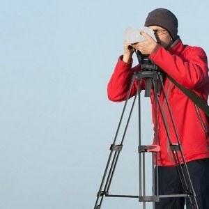 Neewer TRIPOD ÁLLÍTHATÓ FOLYADÉKCSILLAPÍTÁSÚ FEJJEL TP37-3