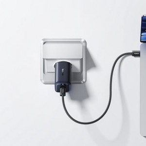Baseus PicoGo AE11 hálózati USB-C töltő adapter, 67W, 3.35A, 1 x USB-A - 2 x USB-C, fekete-4