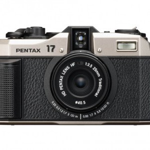Pentax 17 analóg kompakt fényképezőgép (ezüst)